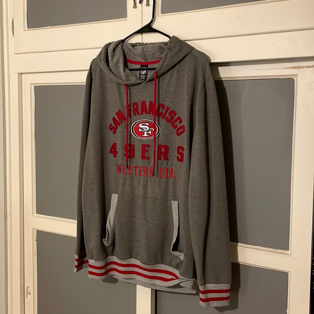 San Francisco 49ers sweater size large in male